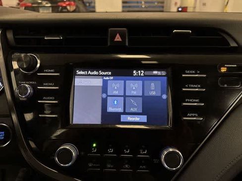 Used 2019 Toyota Camry LE w/ Convenience Package FWD image 20