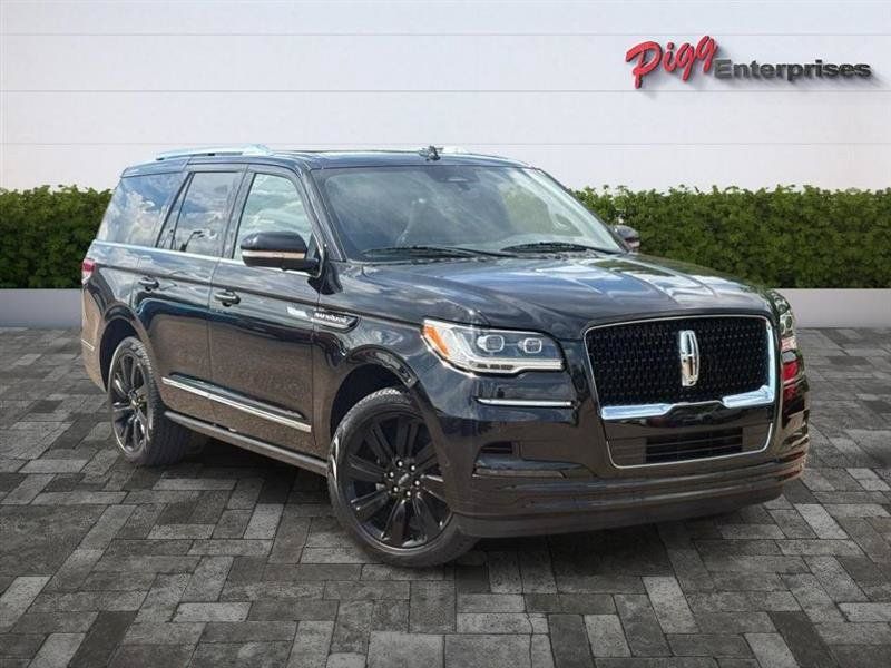 Used 2022 Lincoln Navigator Reserve AWD/4WD image 6