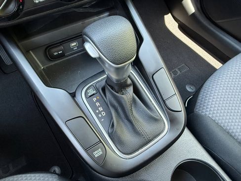 Used 2024 Kia Soul LX w/ LX Technology Package FWD image 22