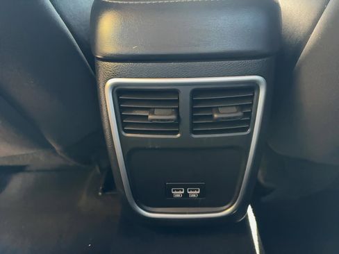 Used 2022 Dodge Charger SXT image 11