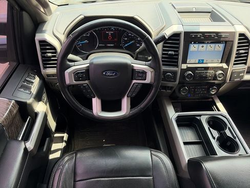 Used 2019 Ford F250 Lariat w/ Lariat Ultimate Package AWD/4WD image 13
