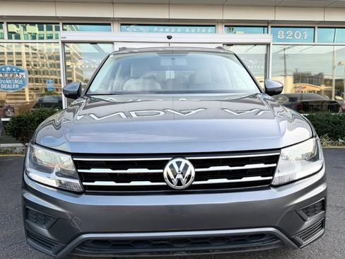 Used 2020 Volkswagen Tiguan S image 2