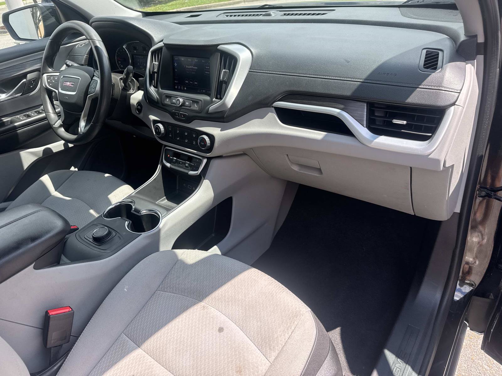 Used 2024 GMC Terrain SLE FWD image 11