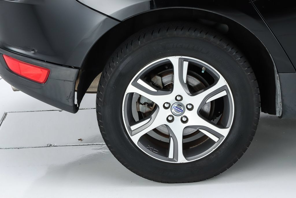 Used 2013 Volvo XC60 T6 AWD/4WD image 13