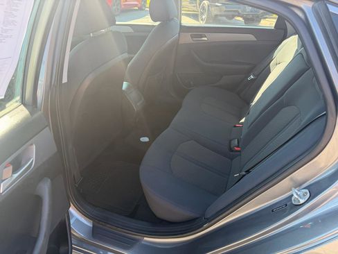 Used 2018 Hyundai Sonata SE FWD image 12