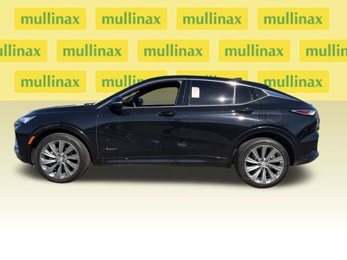 Used 2024 Buick Envista Avenir image 2