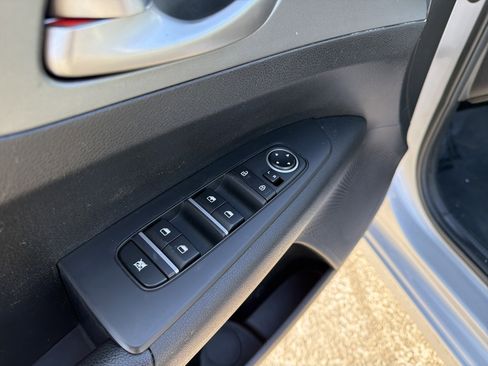 Used 2019 Kia Forte LXS image 11