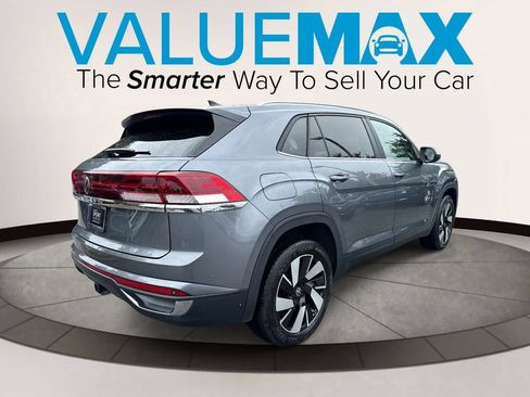 Used 2024 Volkswagen Atlas Cross Sport SE FWD image 3