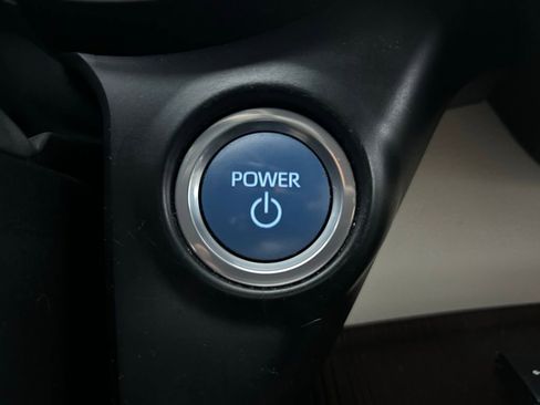 Used 2021 Toyota Sienna XLE image 30