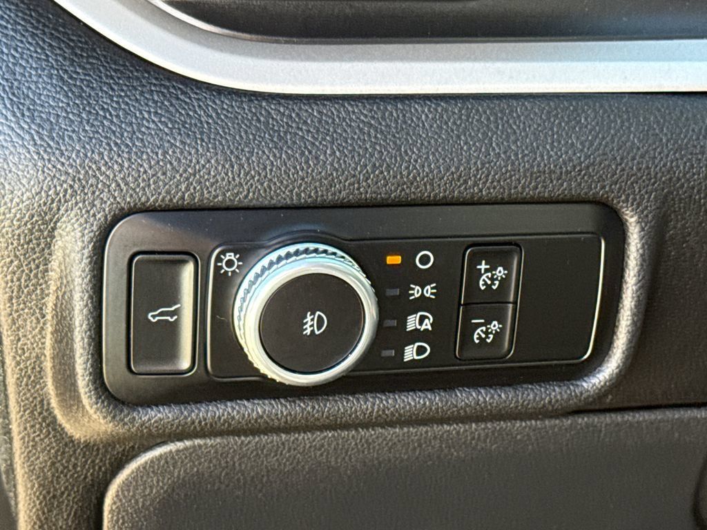 Used 2023 Ford Explorer XLT w/ Equipment Group 202A RWD image 22