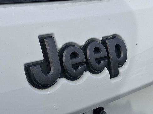 Used 2021 Jeep Grand Cherokee High Altitude image 18