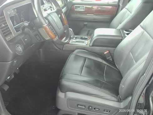 Used 2014 Lincoln Navigator 4WD image 8