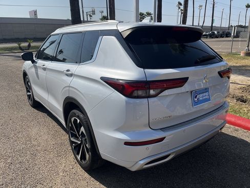 Used 2023 Mitsubishi Outlander SEL image 5