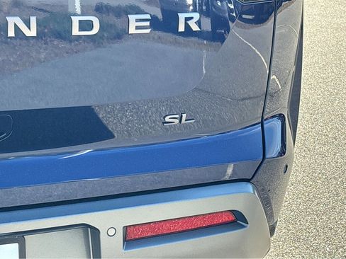 New 2026 Nissan Pathfinder SL image 32