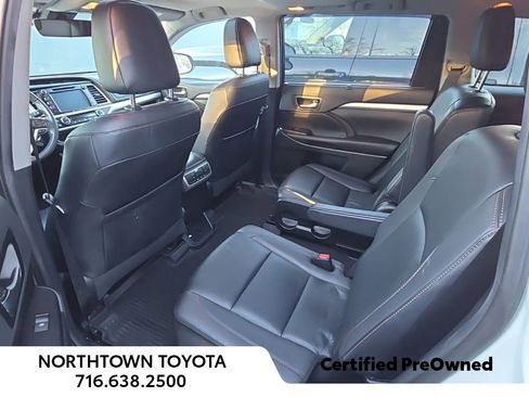 Used 2019 Toyota Highlander XLE image 13