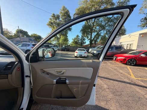 Used 2011 Volvo XC90 3.2 AWD/4WD image 21
