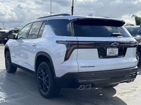 New 2026 Chevrolet Traverse LT w/ Midnight/Sport Edition image 3