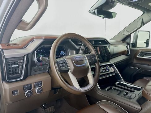 Used 2024 GMC Sierra 2500 Denali w/ Denali Reserve Package image 9