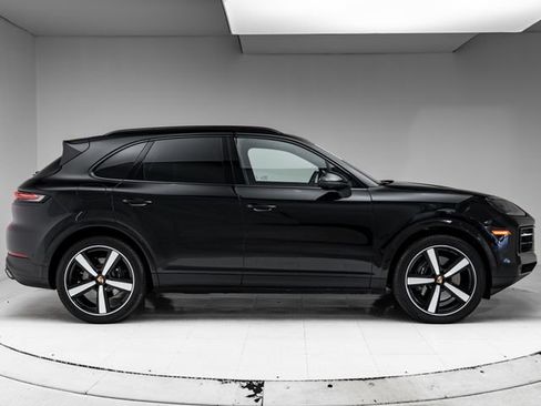 Certified 2026 Porsche Cayenne AWD/4WD image 33