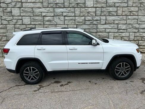 Certified 2022 Jeep Grand Cherokee Limited w/ Tech Group AWD/4WD image 6
