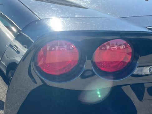 Used 2005 Chevrolet Corvette Convertible w/ Preferred Equipment Group RWD image 20