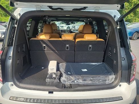 Used 2025 Nissan Armada Platinum Reserve image 23