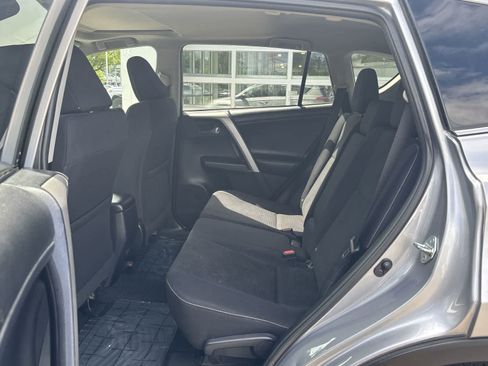 Used 2016 Toyota RAV4 XLE AWD/4WD image 11
