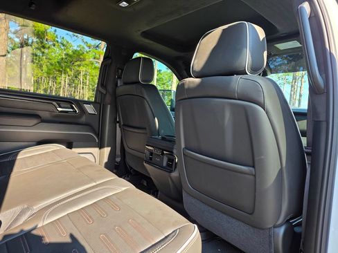 Used 2026 GMC Sierra 2500 AT4X AWD/4WD image 21