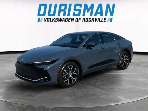 Used 2025 Toyota Crown XLE image 2