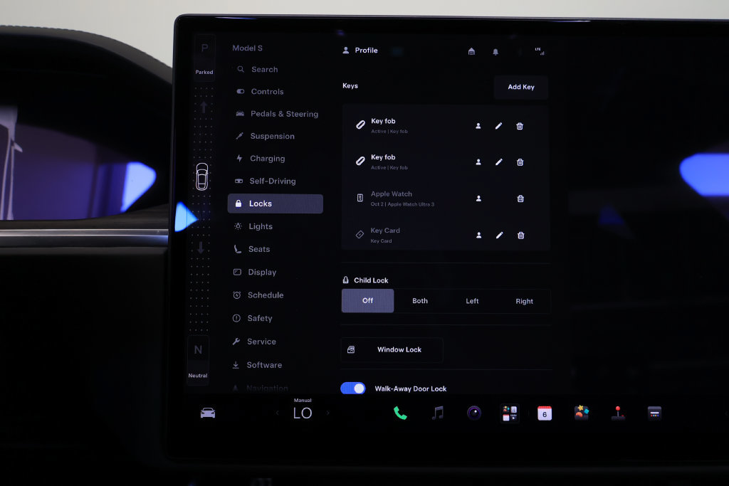 Used 2022 Tesla Model S AWD/4WD image 38