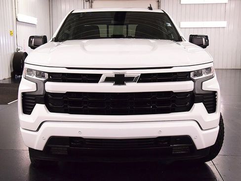 Used 2024 Chevrolet Silverado 1500 RST AWD/4WD image 2