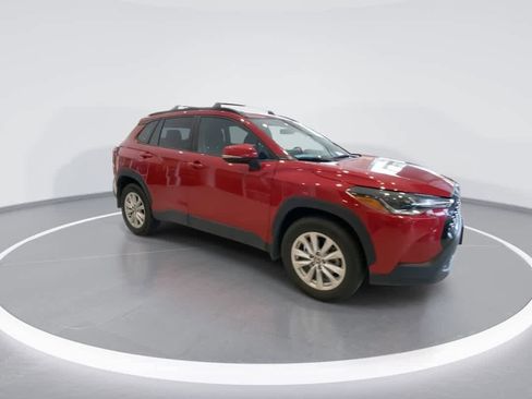 Used 2024 Toyota Corolla Cross LE AWD/4WD image 2