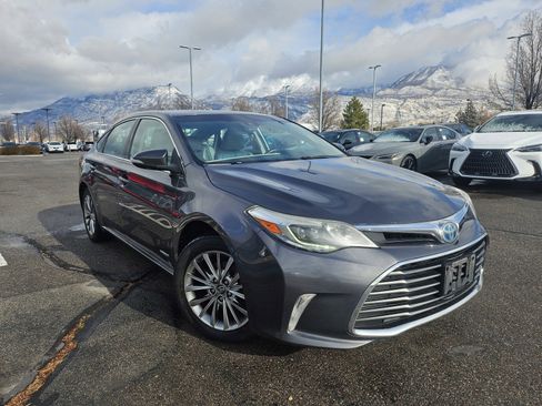 Used 2016 Toyota Avalon Limited image 3