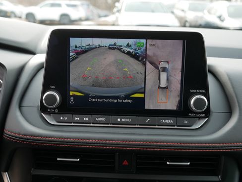 Certified 2025 Nissan Rogue SV image 27