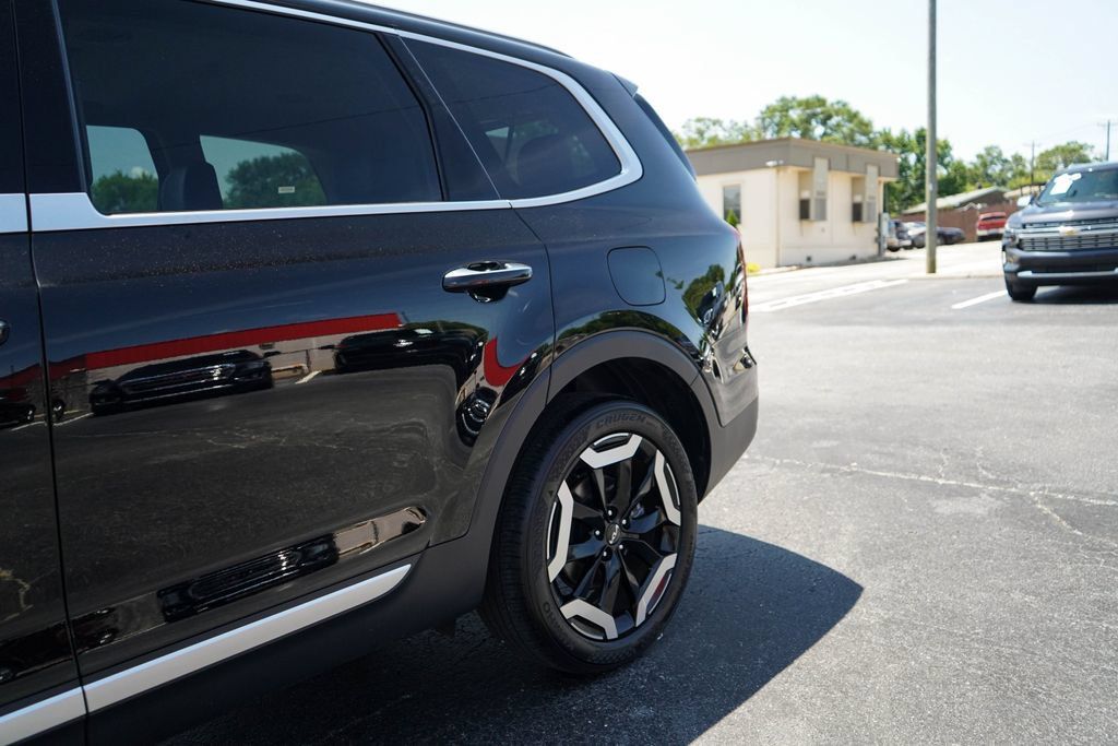 Used 2025 Kia Telluride S FWD image 23