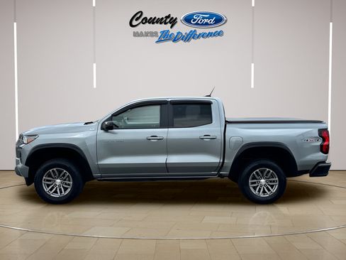 Used 2024 Chevrolet Colorado LT w/ LT Convenience Package II AWD/4WD image 3