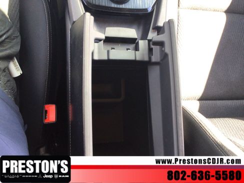 Used 2025 Nissan Rogue SV AWD/4WD image 21