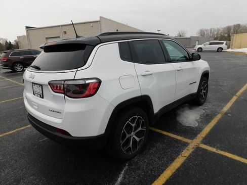 Used 2024 Jeep Compass Limited image 10