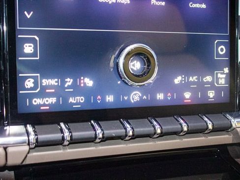 Used 2025 GMC Yukon XL Denali image 34