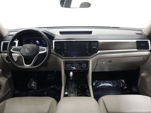 Used 2022 Volkswagen Atlas SE w/ Black Wheel Package image 16