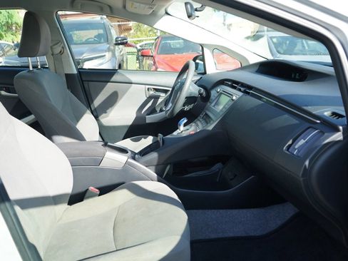 Used 2015 Toyota Prius Two FWD image 17