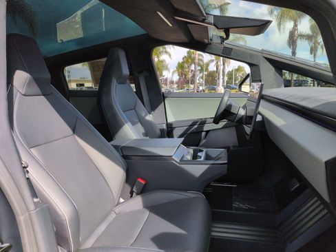 Used 2024 Tesla Cybertruck Cyberbeast image 33