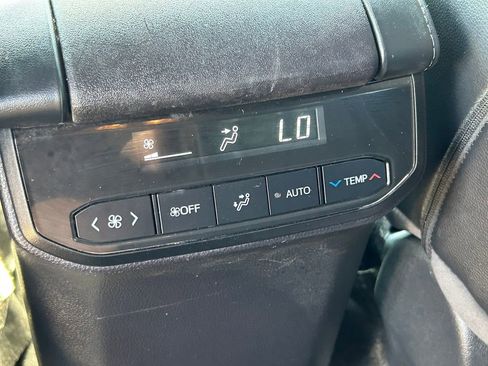 Used 2023 Toyota Highlander XSE AWD/4WD image 25