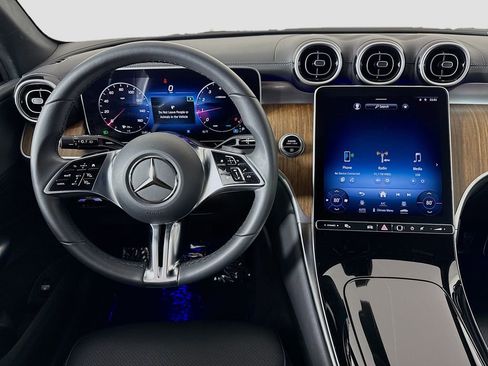 Used 2024 Mercedes-Benz GLC 300 image 21