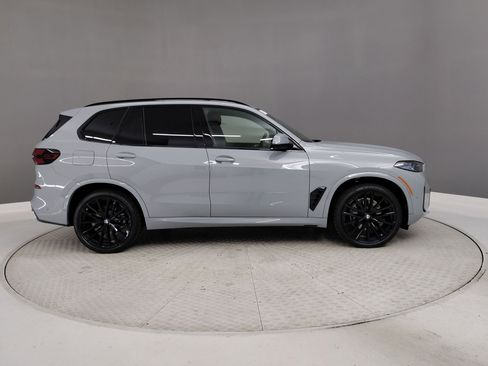 Used 2026 BMW X5 sDrive40i w/ M Sport Package RWD image 5