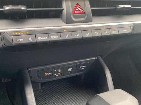 Used 2025 Kia K4 FWD image 25