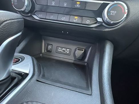Used 2024 Nissan Sentra SV image 22