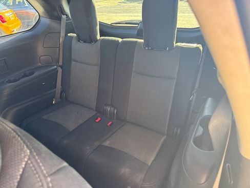 Used 2017 Nissan Pathfinder SV image 13