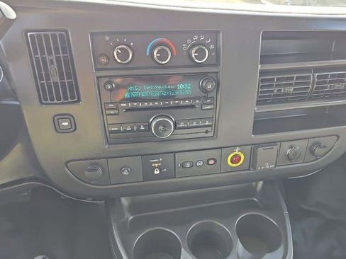 Used 2018 Chevrolet Express 2500 w/ Driver Convenience Package image 11