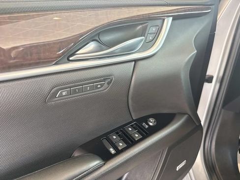 Used 2016 Cadillac XTS Luxury w/ Driver Awareness Package FWD image 15